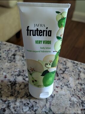 JAFRA Frutería Very Verde Body Lotion - Green Apple- NEW/SEALED- 6.7FL. OZ